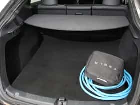 Tesla Model Y (2023) thumbnail 14