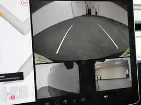 Tesla Model Y (2023) thumbnail 3