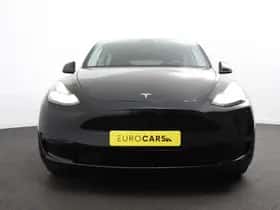 Tesla Model Y (2023) thumbnail 5