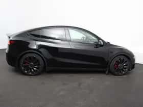 Tesla Model Y (2023) thumbnail 8