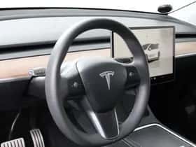 Tesla Model Y (2023) thumbnail 2
