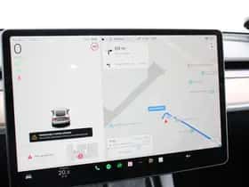 Tesla Model Y (2023) thumbnail 12
