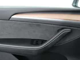 Tesla Model Y (2023) thumbnail 17