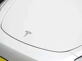 Tesla Model Y (2023) thumbnail 23