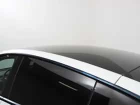 Tesla Model Y (2023) thumbnail 25