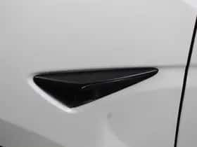 Tesla Model Y (2023) thumbnail 28