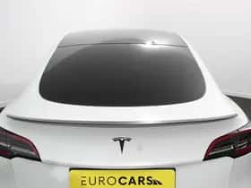 Tesla Model Y (2023) thumbnail 32
