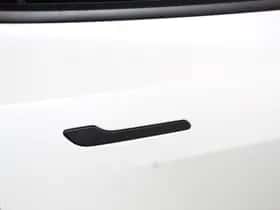 Tesla Model Y (2023) thumbnail 33
