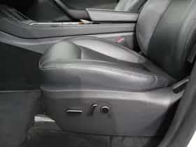 Tesla Model Y (2023) thumbnail 9