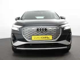 Audi Q4 e-tron (2024) thumbnail 4