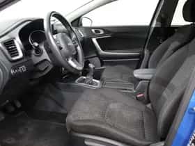 Kia Ceed Sportswagon (2023) thumbnail 2