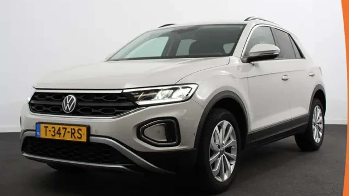 Volkswagen T-Roc (2023) — foto 1
