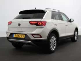 Volkswagen T-Roc (2023) thumbnail 6
