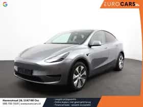 Tesla Model Y (2024)