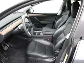Tesla Model Y (2024) thumbnail 13
