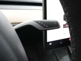 Tesla Model Y (2024) thumbnail 21
