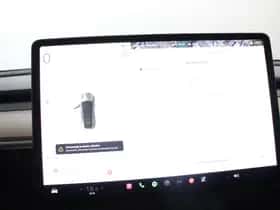 Tesla Model Y (2024) thumbnail 22
