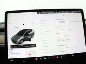 Tesla Model Y (2024) thumbnail 26