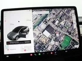 Tesla Model Y (2024) thumbnail 28
