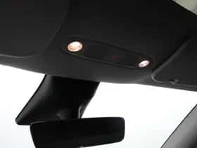 Tesla Model Y (2024) thumbnail 30