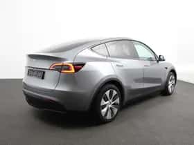 Tesla Model Y (2024) thumbnail 4