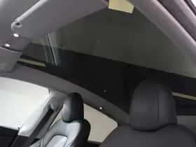 Tesla Model Y (2024) thumbnail 31