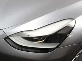 Tesla Model Y (2024) thumbnail 9