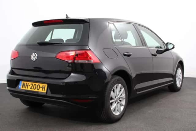 Volkswagen Golf (2017) thumbnail 6