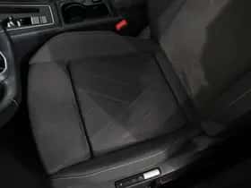 Volkswagen Golf (2021) thumbnail 24