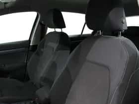 Volkswagen Golf (2021) thumbnail 26