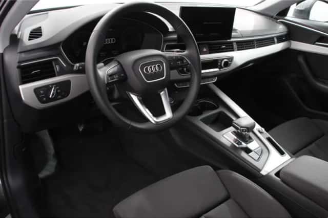 Audi A4 (2023) thumbnail 2