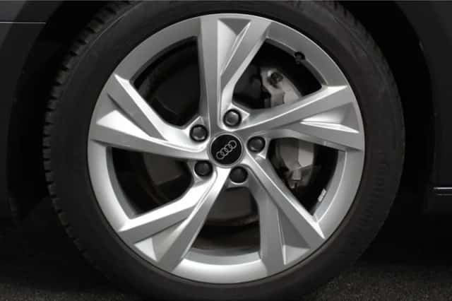 Audi A4 (2023) thumbnail 3
