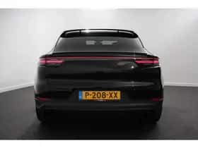 Porsche Cayenne (2022) thumbnail 3