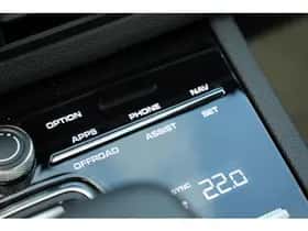 Porsche Cayenne (2022) thumbnail 35