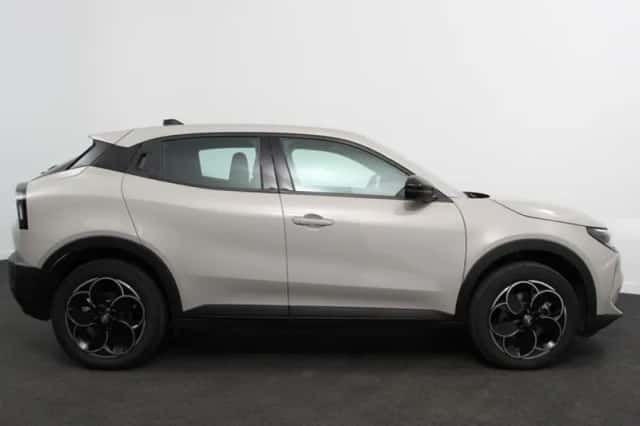 Alfa Romeo Junior (2025) thumbnail 6