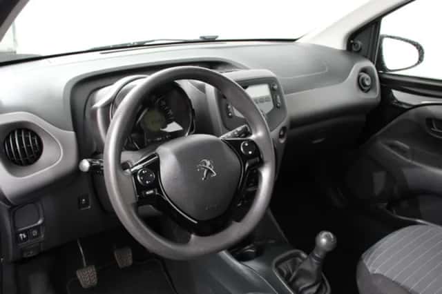Peugeot 108 (2022) thumbnail 2