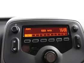Peugeot 108 (2022) thumbnail 25
