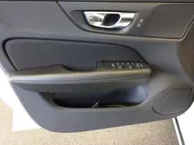 Volvo V60 (2021) thumbnail 13