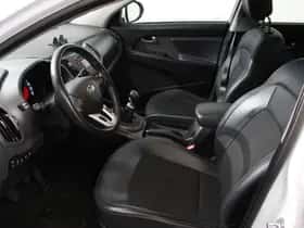 Kia Sportage (2011) thumbnail 2