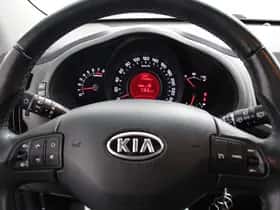 Kia Sportage (2011) thumbnail 11