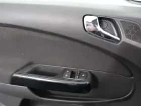 Opel Corsa (2014) thumbnail 11