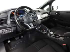 Nissan Leaf (2019) thumbnail 2