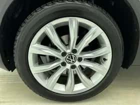 Volkswagen T-Roc (2023) thumbnail 2