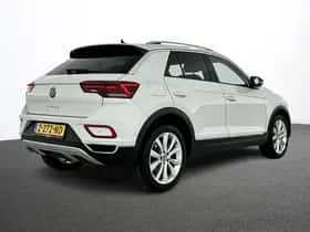 Volkswagen T-Roc (2023) thumbnail 5