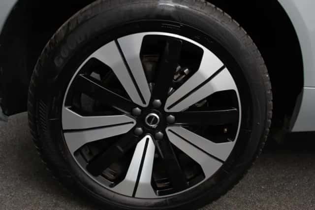 Volvo XC60 (2025) thumbnail 3