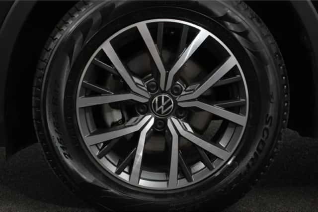 Volkswagen Tiguan (2023) thumbnail 3