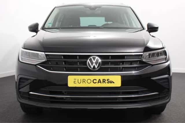 Volkswagen Tiguan (2023) thumbnail 4