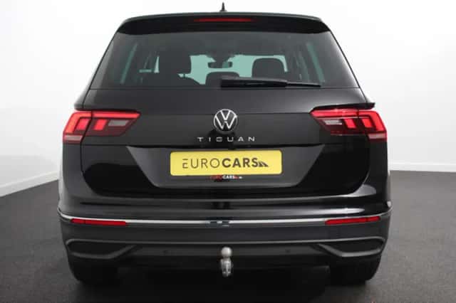 Volkswagen Tiguan (2023) thumbnail 5