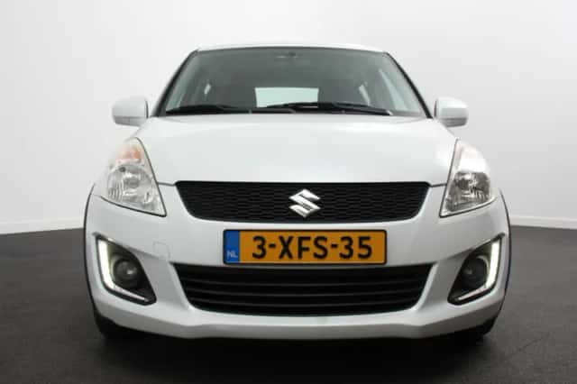 Suzuki Swift (2014) thumbnail 4