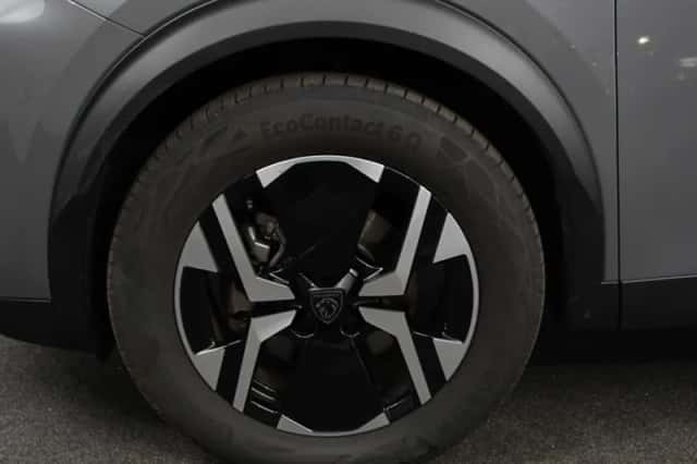 Peugeot e-2008 (2025) thumbnail 3